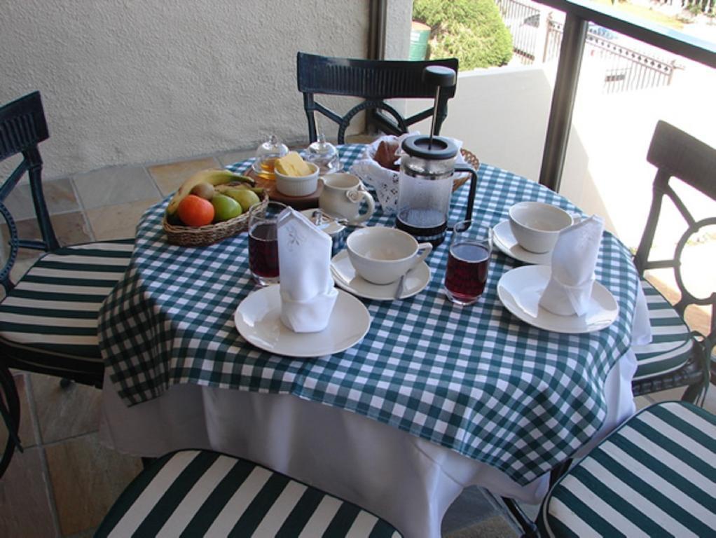 Majorca House Bed & Breakfast Somerset West Ngoại thất bức ảnh