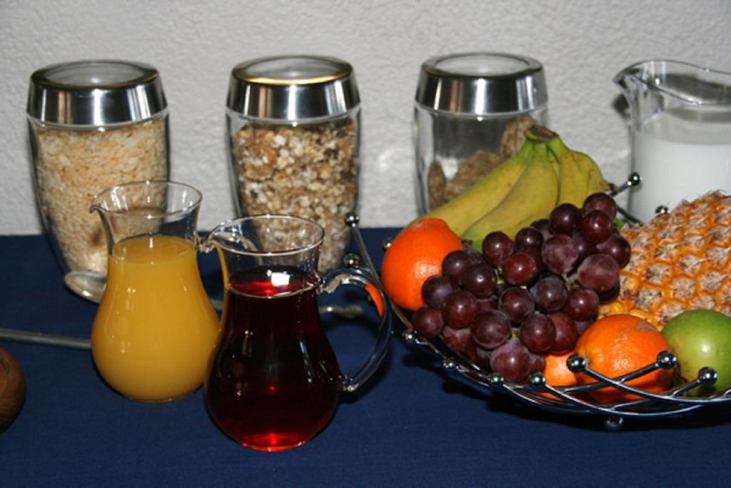 Majorca House Bed & Breakfast Somerset West Ngoại thất bức ảnh