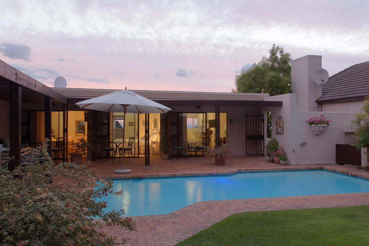 Majorca House Bed & Breakfast Somerset West Ngoại thất bức ảnh