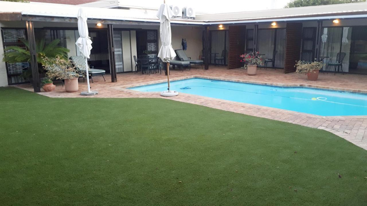 Majorca House Bed & Breakfast Somerset West Ngoại thất bức ảnh